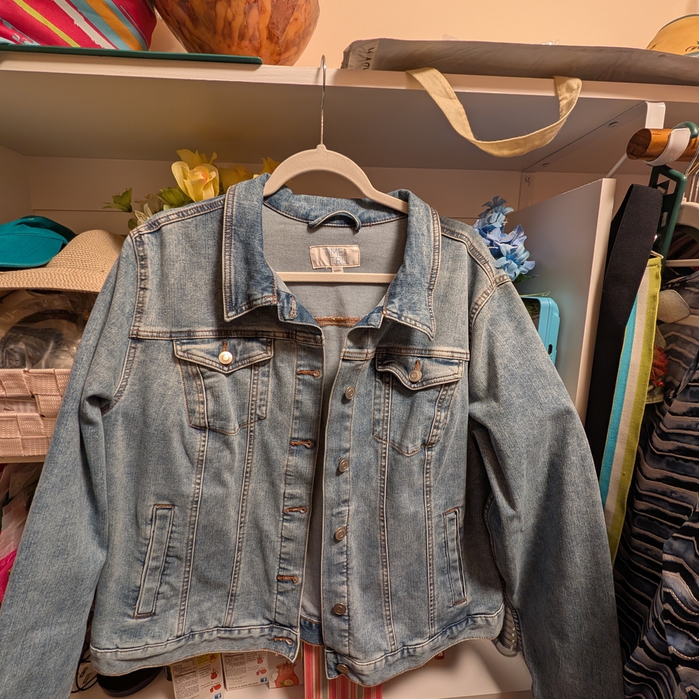 Time and Tru Classic Blue Jean Jacket